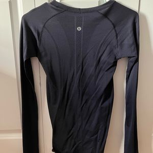 Lululemon Navy Blue Long Sleeve Swiftly Tech - Size 2